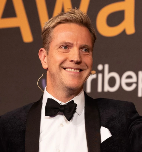 Mark Lennox, Hirehoot